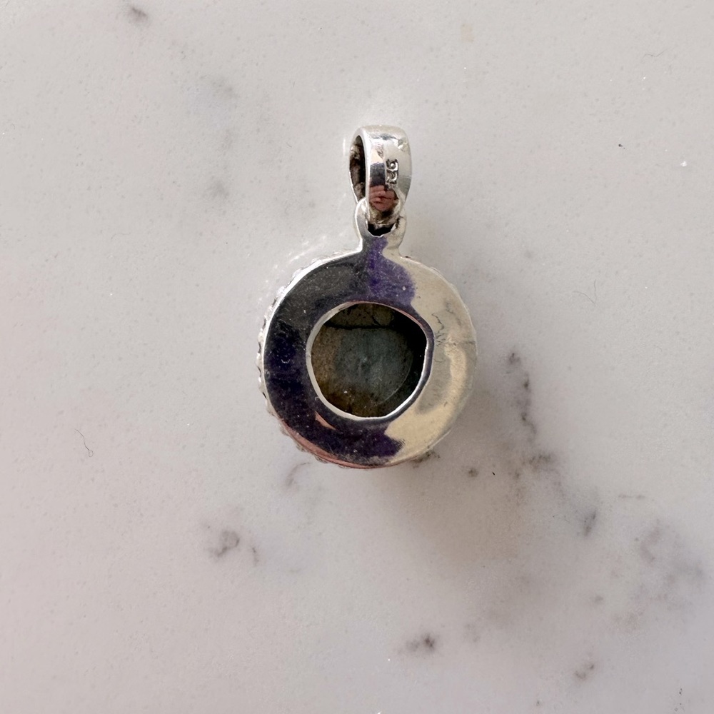 Sterling Silver Moon Face Labradorite Pendant - Picture 3 of 3